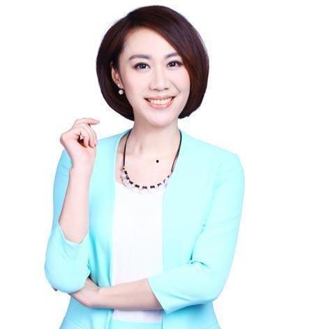 军事主持人李瞳瞳照片